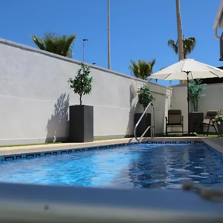 Con Piscina Privada, Aguas Nuevas,